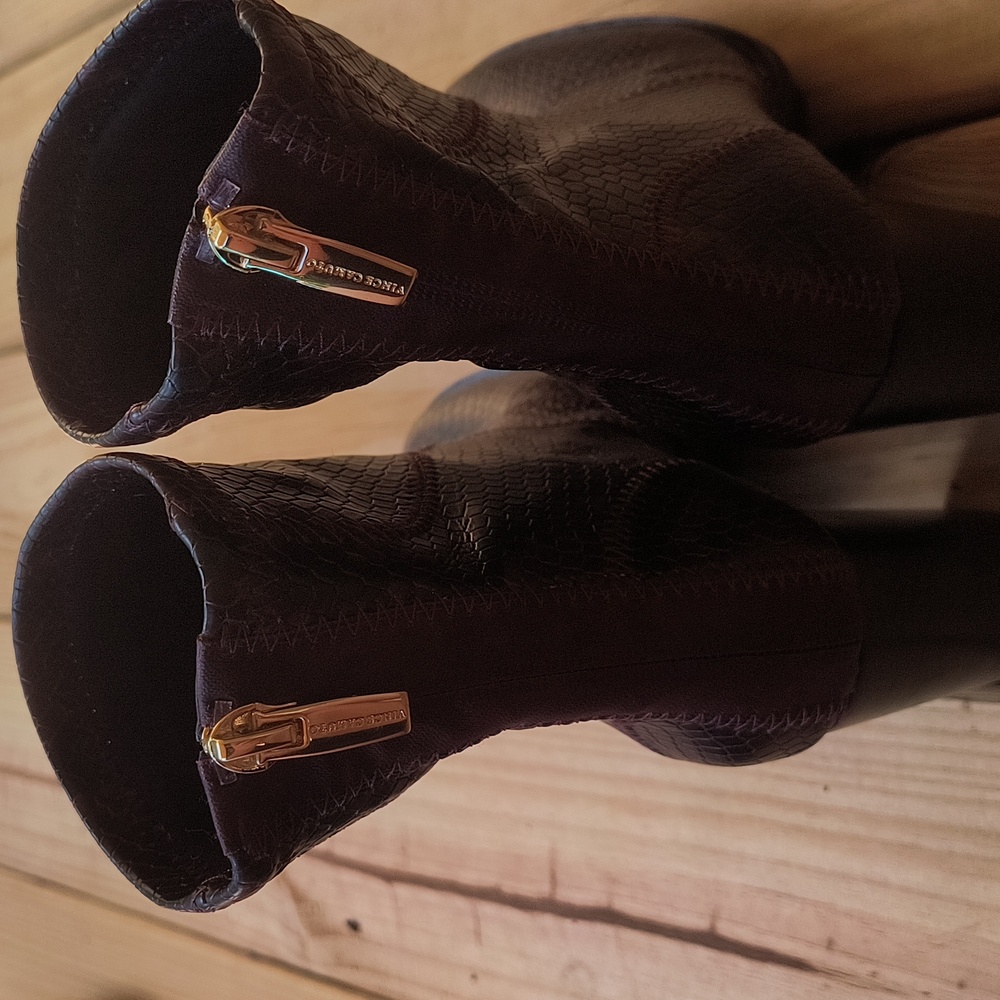 Vince Camuto Erettie - Picture 2 of 8